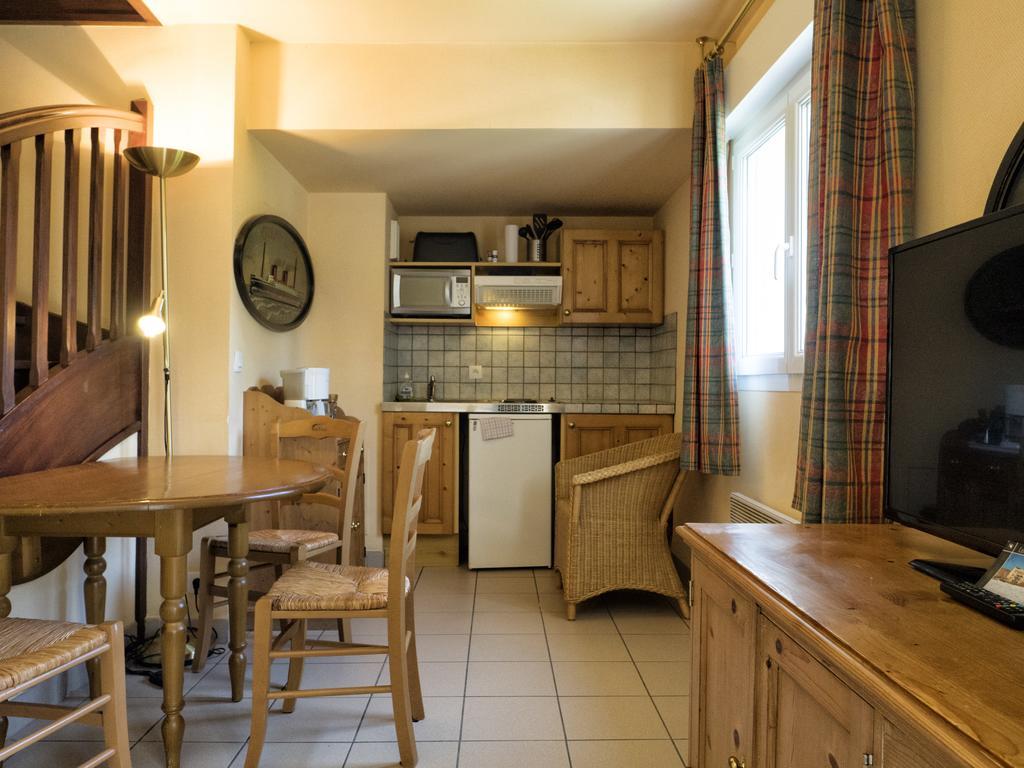 Residence Hotel Les Ducs De Chevreuse Avec Hebergement, Repas & Pdj, Seminaire, Bureau & Parking Eksteriør bilde